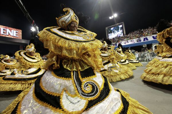 Samba apasionada en el carnaval de Sao Paulo - Sputnik Mundo