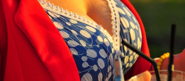 Pecho femenino - Sputnik Mundo