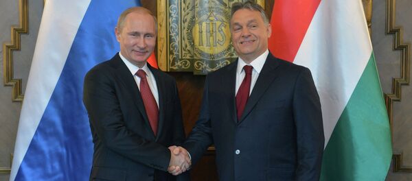 Президент России Владимир Путин (слева) и премьер-министр Венгерской Республики Виктор Орбан - Sputnik Mundo