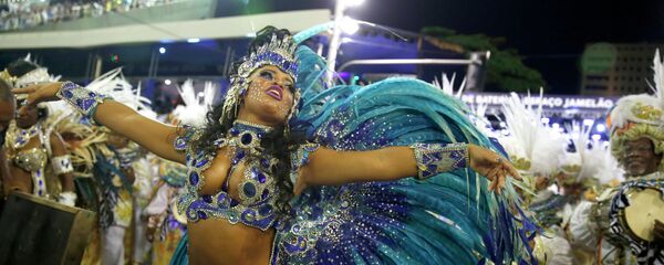 La polémica rodea al millonario carnaval de Brasil - Sputnik Mundo
