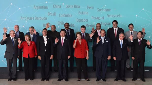 Los vínculos multilaterales se han profundizado tanto en estos años que ya no le resultó curioso a nadie que el presidente chino acudiera en julio del año pasado, en calidad de destacado invitado, a la cumbre regional de la CELAC celebrada en Brasilia - Sputnik Mundo