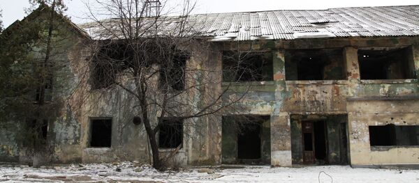 Edificio destruido en el este de Ucrania - Sputnik Mundo