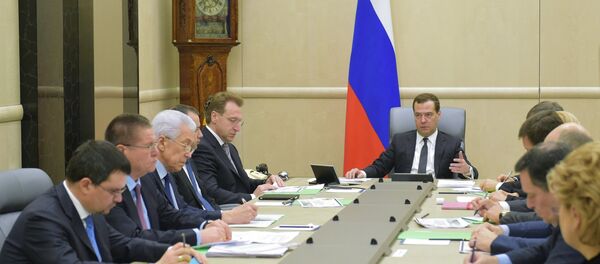 Dmitri Medvédev, primer ministro de Rusia, a la reunión dedicada a la discusión del presupuesto - Sputnik Mundo