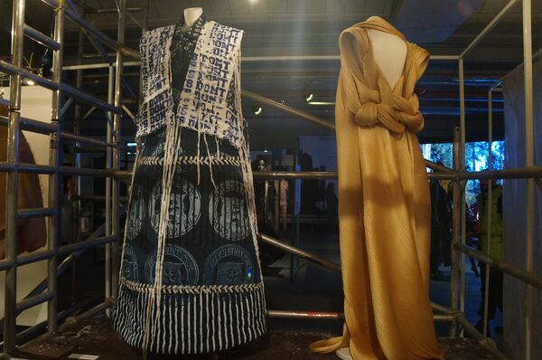 Montaje Framework - Sputnik Mundo