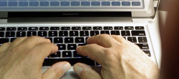 This photo illustration shows hands typing on a computer keyboard on Wednesday Feb. 27,2013 This photo illustration shows hands typing on a computer keyboard on Wednesday Feb. 27,2013 - Sputnik Mundo