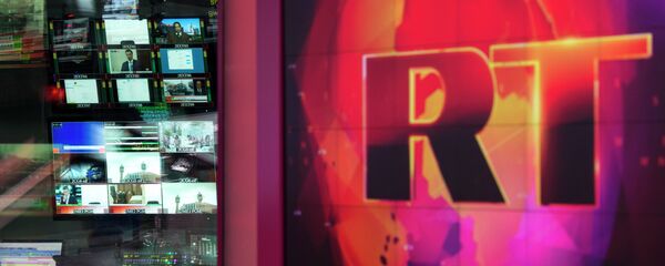 La suspensión de RT se debe al alineamiento del Gobierno argentino con EEUU - Sputnik Mundo