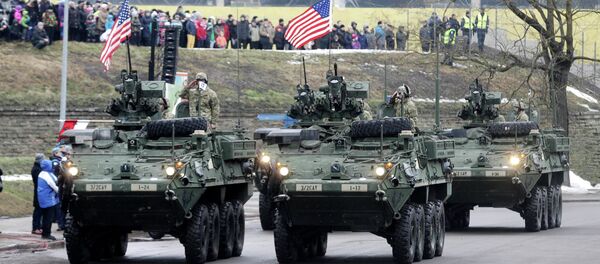 U.S. soldiers attend military parade celebrating Estonia's Independence Day near border crossing with Russia in Narva U.S. soldiers attend military parade celebrating Estonia's Independence Day near border crossing with Russia in Narva - Sputnik Mundo