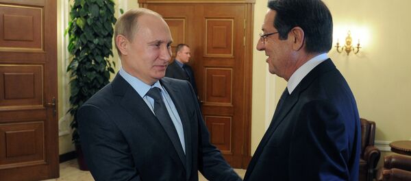 Presidente de Rusia, Vladímir Putin con su homólogo de Chipre Presidente de Rusia, Vladímir Putin con su homólogo de Chipre - Sputnik Mundo
