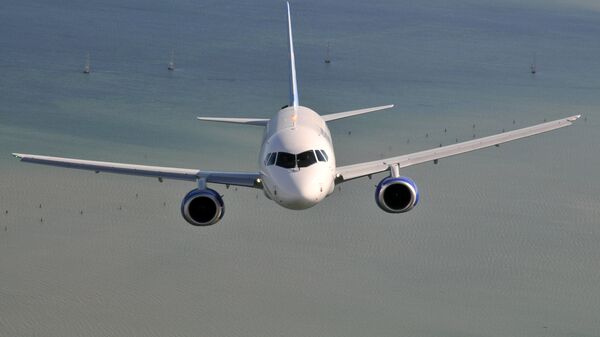 Sukhoi SuperJet-100 de Interjet  - Sputnik Mundo