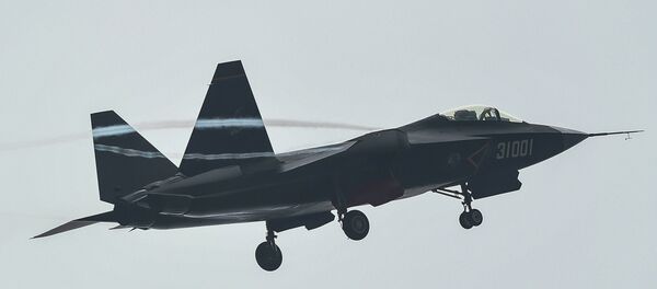 J-31 stealth fighter takes off for test flight ahead of the 10th China International Aviation and Aerospace Exhibition in Zhuhai - Sputnik Mundo