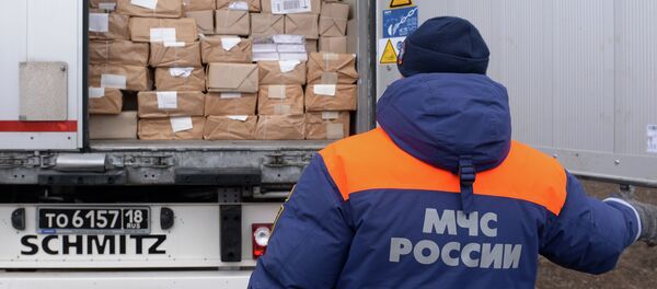 Шестнадцатый гуманитарный конвой для жителей юго-востока Украины сформирован в Ростовской области - Sputnik Mundo