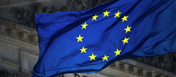 La bandera de la UE con el Bundestag en el fondo - Sputnik Mundo