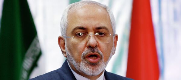 Iranian Foreign Minister Mohammad Javad Zarif speaks during a news conference with Iraqi Foreign Minister - Sputnik Mundo