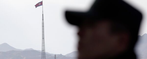 Corea del Norte lanza tres misiles de corto alcance en el mar del Este - Sputnik Mundo