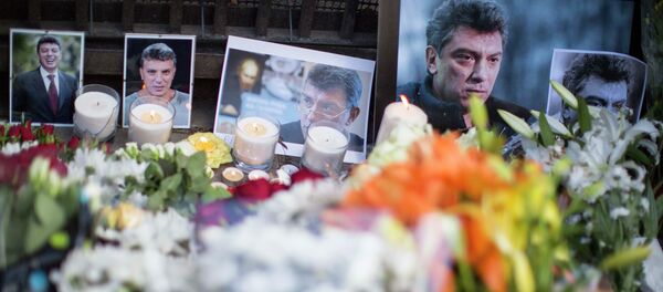 Flores en el lugar del asesinato de Borís Nemtsov - Sputnik Mundo