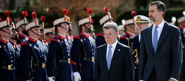 Colombia's President Juan Manuel Santos (2nd R) and Spanish King Felipe in Madrid March 1, 2015 - Sputnik Mundo
