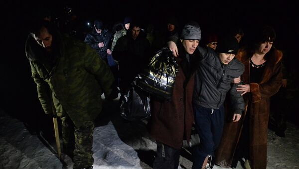 Canje de prisioneros bajo el principio todos por todos (archivo) - Sputnik Mundo