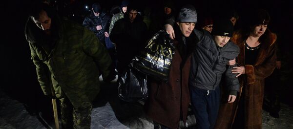 Canje de prisioneros bajo el principio todos por todos (archivo) - Sputnik Mundo