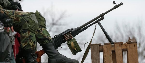 La UE debería convencer a EEUU de no enviar armas a Ucrania, escribe diputado ruso - Sputnik Mundo