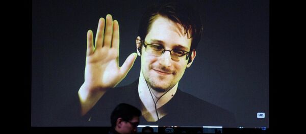 Edward Snowden, exagente de los servicios secretos estadounidenses - Sputnik Mundo