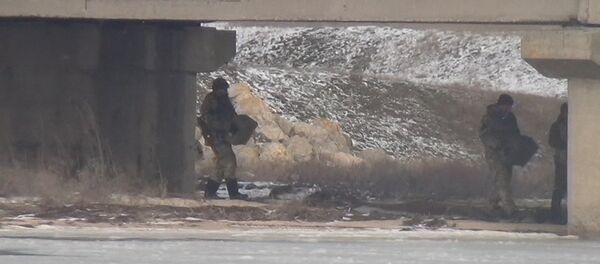 Militares ucranianos minan puente en la frontera con Rusia - Sputnik Mundo