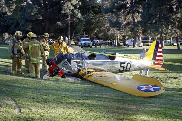 El aterrizaje forzoso de Harrison Ford - Sputnik Mundo