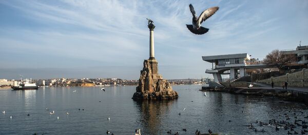 Vista del monumento dedicado a los barcos hundidos, Sebastopol - Sputnik Mundo