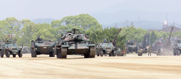 Танки и другая военная техника сил самообороны Японии - Sputnik Mundo