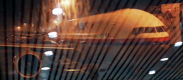 Malaysia Airlines Boeing 777-200ER flight MH318 to Beijing at Kuala Lumpur International Airport - Sputnik Mundo