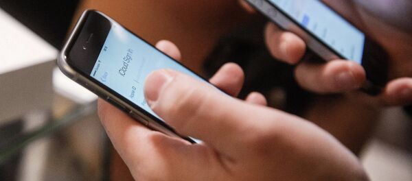 La CIA se ha empeñado en hackear códigos de seguridad de Apple, según medios La CIA se ha empeñado en hackear códigos de seguridad de Apple, según medios - Sputnik Mundo