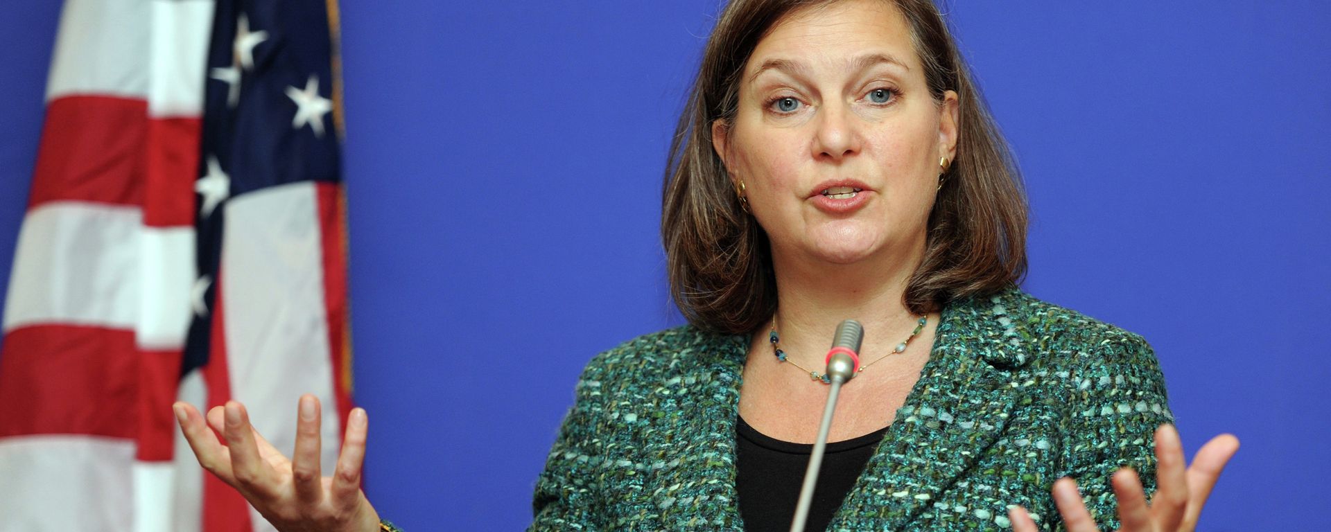 US Assistant Secretary of State for European and Eurasian Affairs Victoria Nuland gestures as she speaks during her press conference in Tbilisi on February 17, 2015 US Assistant Secretary of State for European and Eurasian Affairs Victoria Nuland gestures as she speaks during her press conference in Tbilisi on February 17, 2015 - Sputnik Mundo, 1920, 30.01.2024