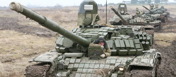 Carros de combate T-72 en la región de Kaliningrad - Sputnik Mundo