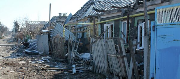 Zonas devastadas cerca del aeropuerto en Donetsk - Sputnik Mundo
