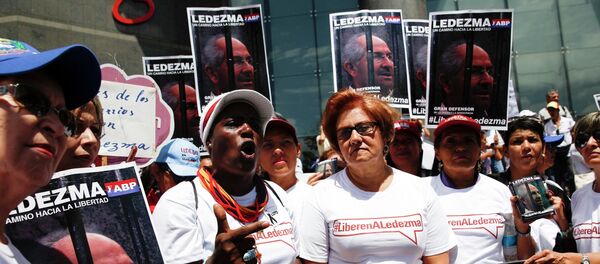 Rally to commemorate International Women's Day and in support of him and the jailed opposition leader, Leopoldo Lopez, in Caracas - Sputnik Mundo