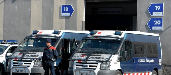 Coches de los Mossos d'Esquadra, la Policía autonómica catalana - Sputnik Mundo