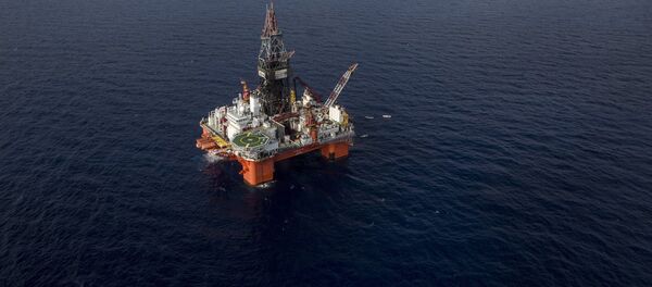 Veracruz, Mexico: La Muralla IV, semi-submersible drilling rig for ultra deep water operations, owned by Mexican Grupo R and operated by Pemex, the state-owned Mexican oil company - Sputnik Mundo