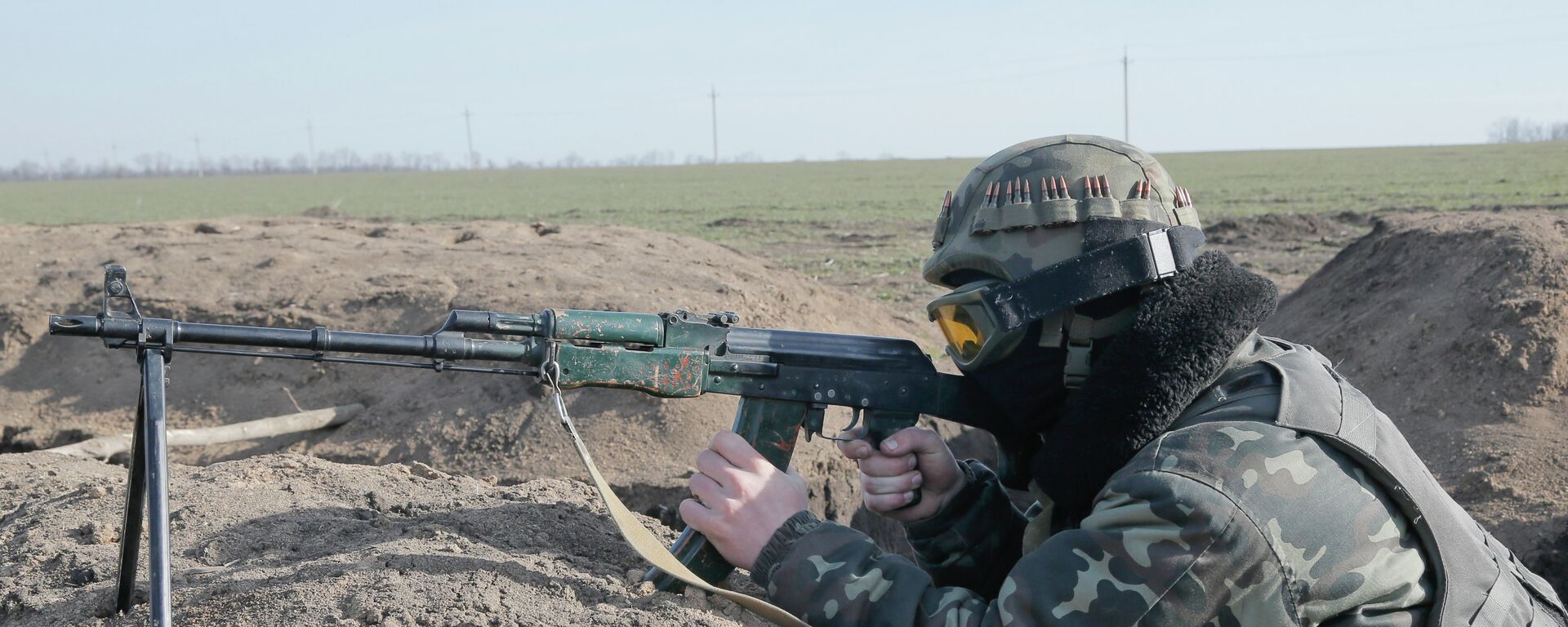 Un soldado ucraniano Un soldado ucraniano - Sputnik Mundo, 1920, 02.09.2021