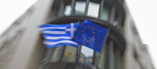 Banderas de Grecia y UE - Sputnik Mundo