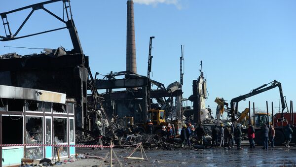 Lugar del incendio en el centro comercial de Kazán - Sputnik Mundo