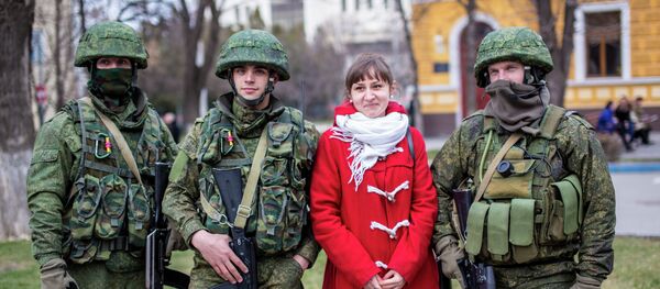 Militares rusos en Simferópol, 1 marzo, 2014 - Sputnik Mundo