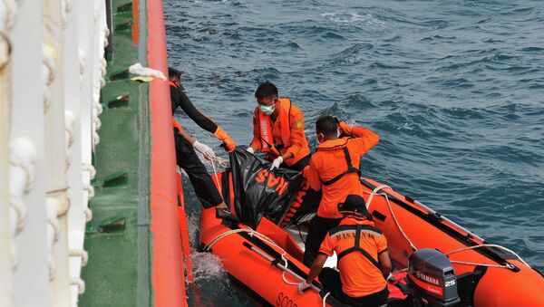 Socorristas indonesios - Sputnik Mundo