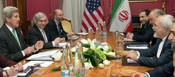 Secretario de Estado de EEUU, John Kerry y ministro de Exteriores de Irán, Mohammad Javad Zarif - Sputnik Mundo