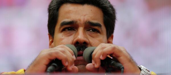 Venezuela's President Nicolas Maduro speaks outside Miraflores Palace in Caracas March 15, 2015 - Sputnik Mundo