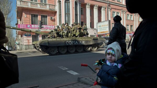 Milicianos de la RPD en Donetsk - Sputnik Mundo