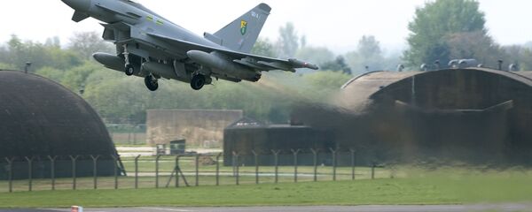 Caza Typhoon de la Real Fuerza Aérea del Reino Unido - Sputnik Mundo