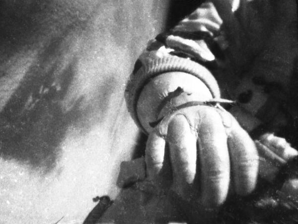 El cosmonauta Alexéi Leónov y los 23 minutos que entraron en la historia - Sputnik Mundo