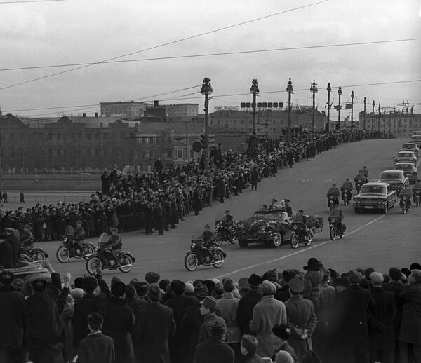 El cosmonauta Alexéi Leónov y los 23 minutos que entraron en la historia - Sputnik Mundo