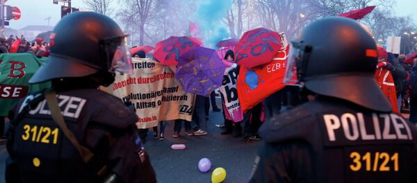 Disturbios en señal de protesta contra la política del BCE - Sputnik Mundo