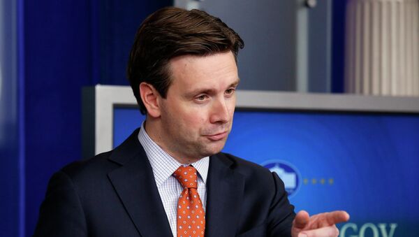 Josh Earnest - Sputnik Mundo