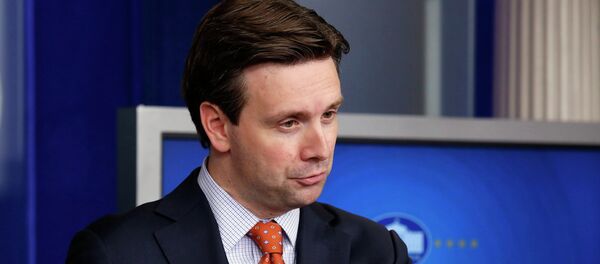 Josh Earnest - Sputnik Mundo